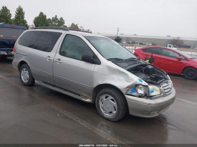  Salvage Toyota Sienna
