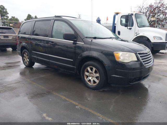  Salvage Chrysler Town & Country