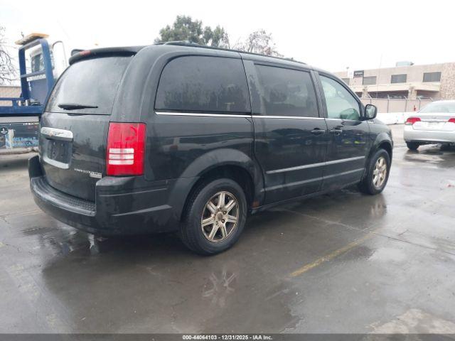 Chrysler Town & Country Touring Image 2
