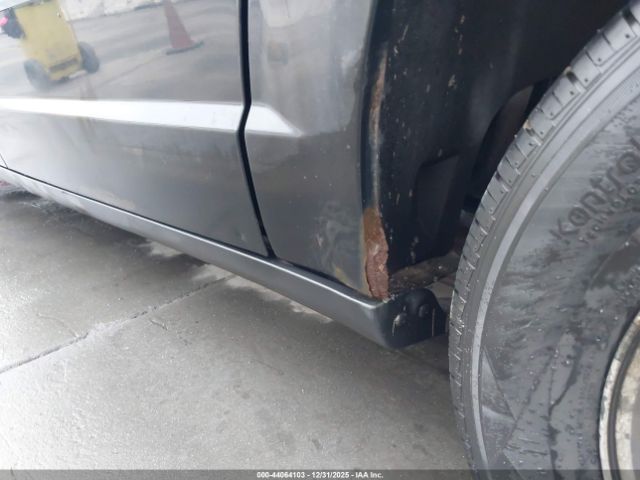 Chrysler Town & Country Touring Image 16