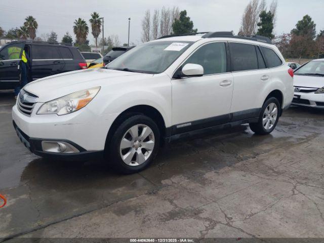 Subaru Outback 2.5i Premium Image 12