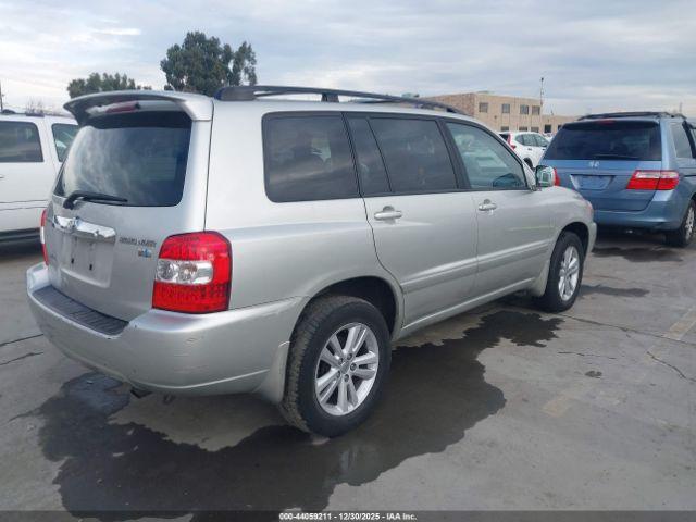 Toyota Highlander V6 Image 3