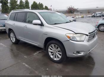  Salvage Toyota Highlander