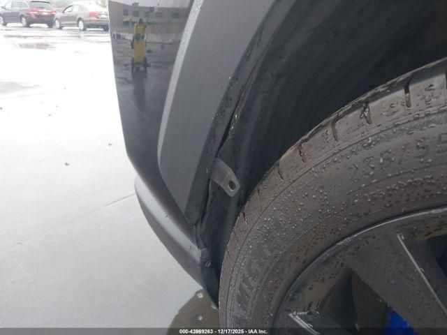 Toyota RAV4 Adventure Image 8