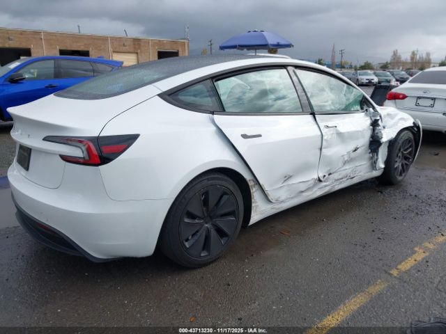 Tesla Model 3 Image 3