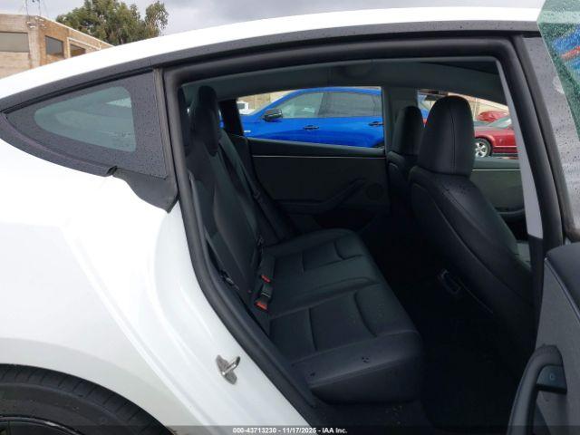 Tesla Model 3 Image 6