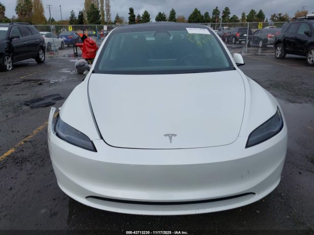 Tesla Model 3 Image 5