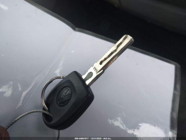 Volkswagen Beetle Gls Image 11