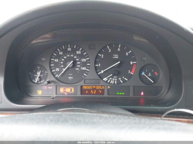 BMW 5 Series Image 7