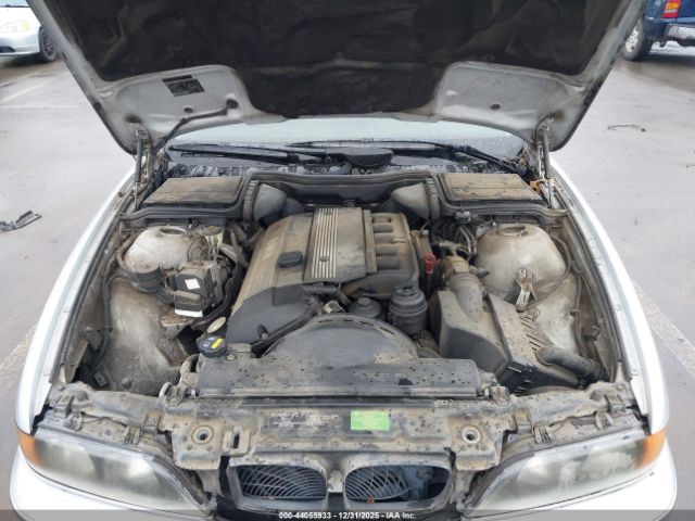 BMW 5 Series Image 11