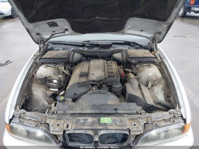 BMW 5 Series Image 11