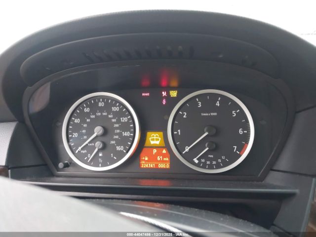 BMW 5 Series Image 11