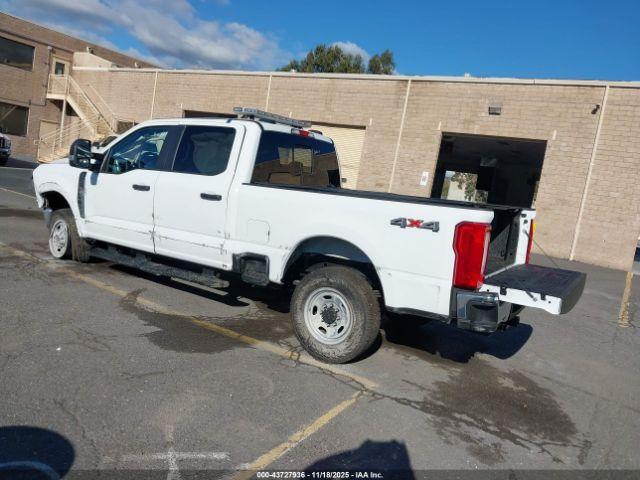 Ford F-250 Xl Image 16