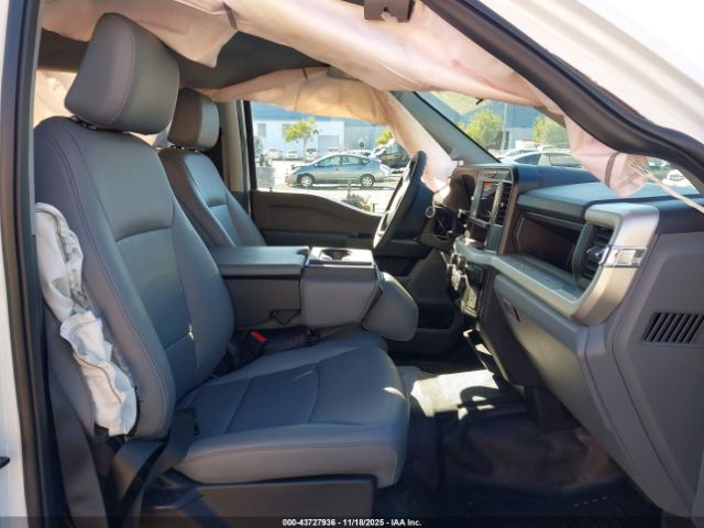 Ford F-250 Xl Image 2