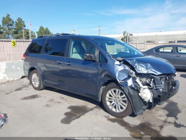 Toyota Sienna Xle V6 8 Passenger Image 1