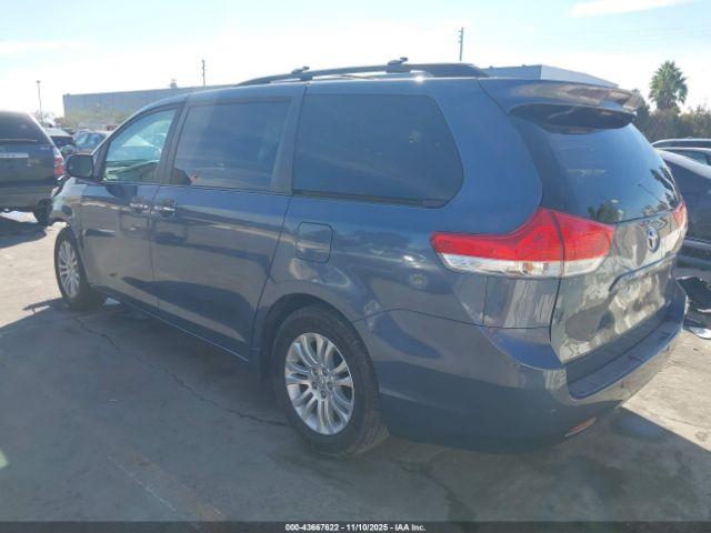 Toyota Sienna Xle V6 8 Passenger Image 10