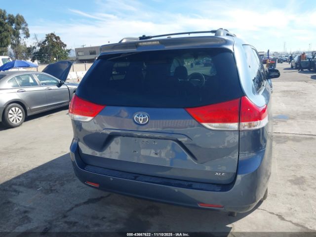 Toyota Sienna Xle V6 8 Passenger Image 17