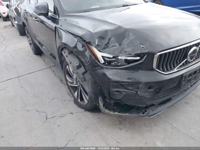 Volvo XC40 B5 Ultimate Bright Theme Image 4