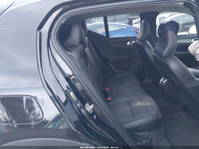 Volvo XC40 B5 Ultimate Bright Theme Image 3