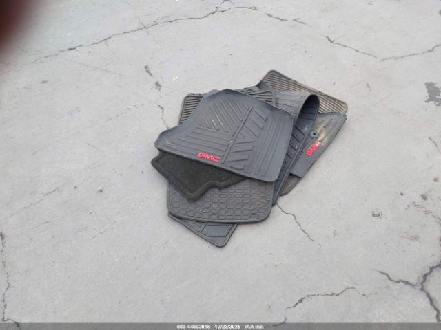 GMC Sierra 1500 Denali Image 12