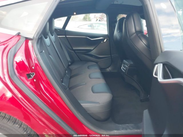 Tesla Model S Image 12