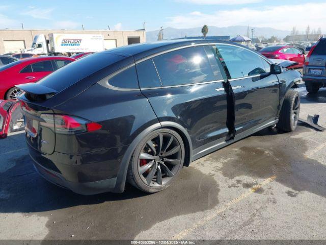 Tesla Model X Image 4