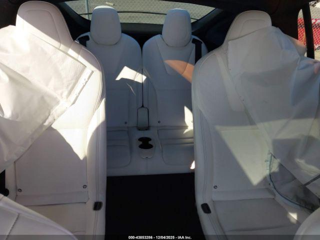 Tesla Model X Image 17