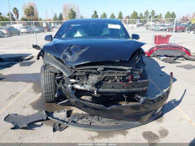 Tesla Model X Image 13