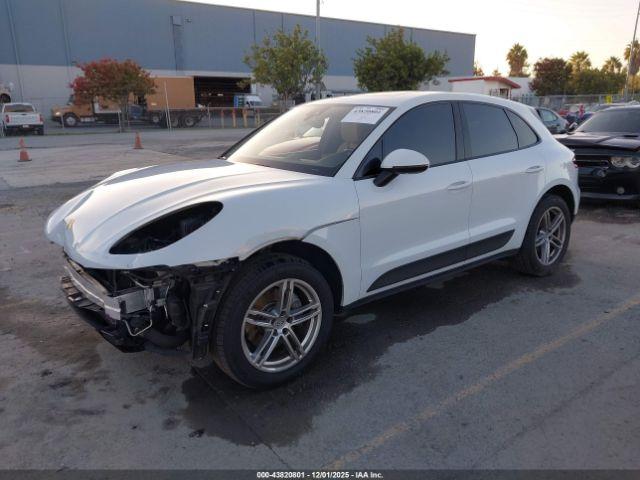 Porsche Macan Image 2