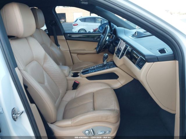 Porsche Macan Image 14