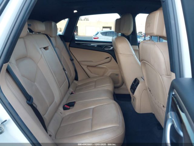 Porsche Macan Image 17