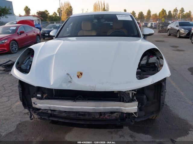 Porsche Macan Image 10