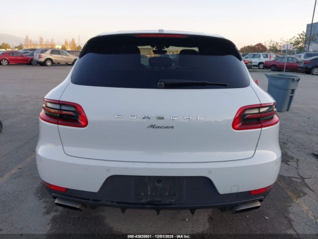 Porsche Macan Image 12