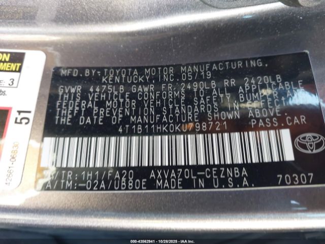 Toyota Camry Le Image 11