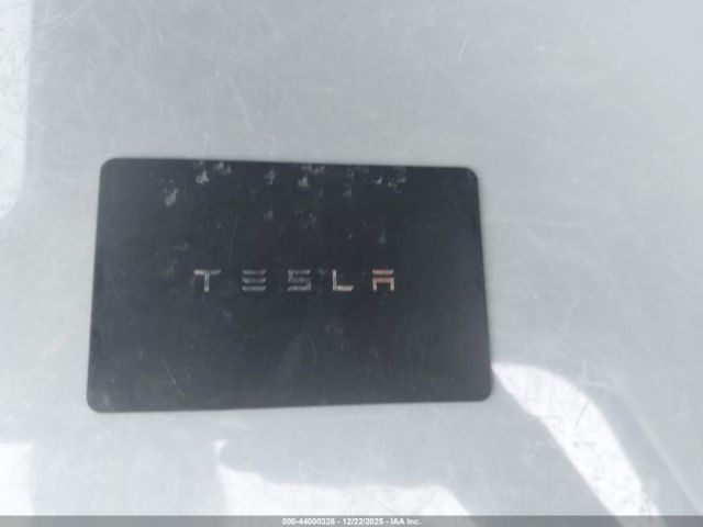Tesla Model Y Image 17