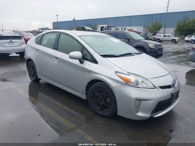  Salvage Toyota Prius
