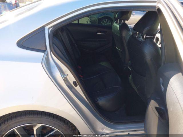 Toyota Corolla Se Image 5