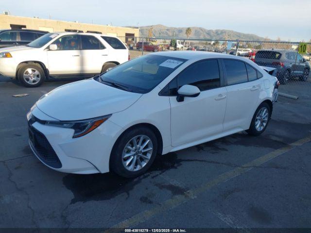 Toyota Corolla Le Image 2