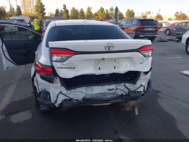 Toyota Corolla Le Image 4