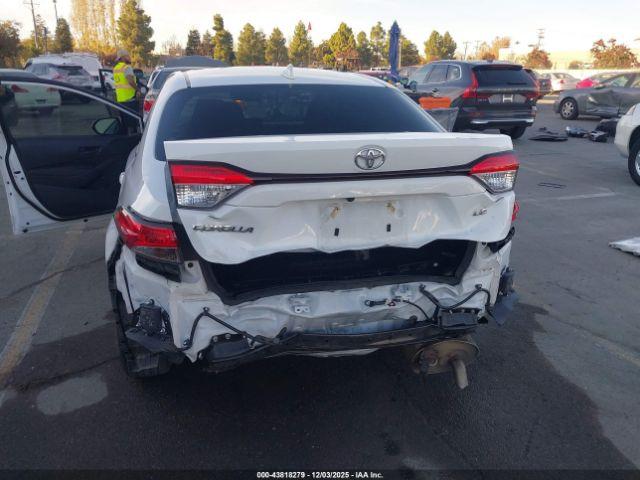 Toyota Corolla Le Image 4