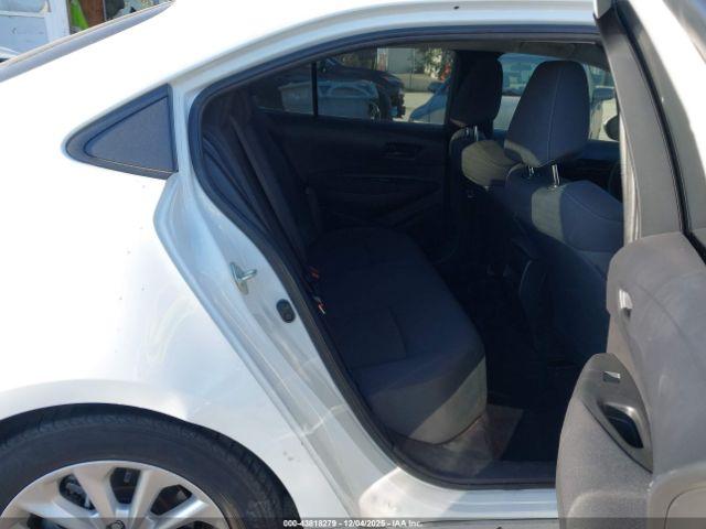 Toyota Corolla Le Image 6