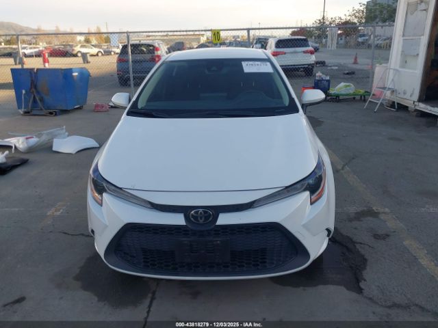 Toyota Corolla Le Image 10