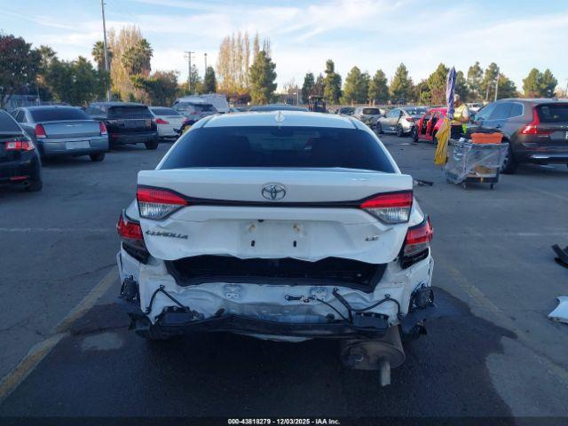 Toyota Corolla Le Image 15