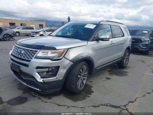 Ford Explorer Platinum Image 9