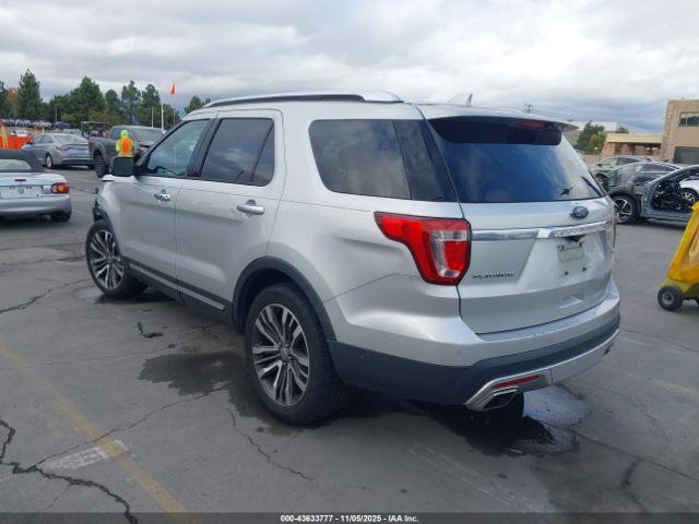 Ford Explorer Platinum Image 2