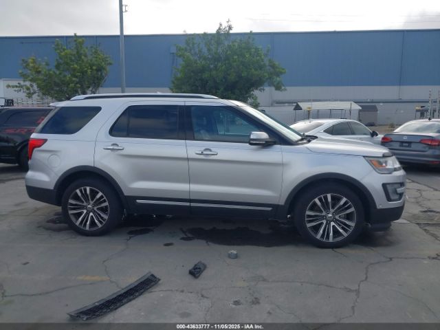 Ford Explorer Platinum Image 10