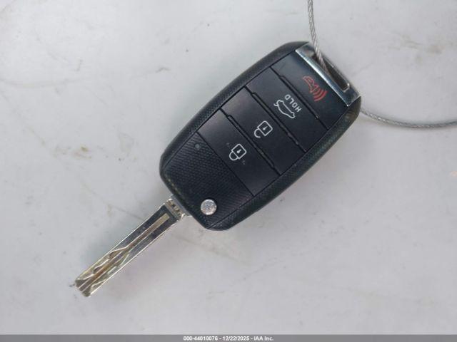 Kia Optima Lx Image 18