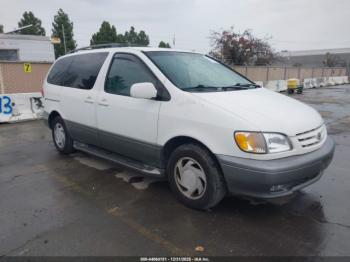  Salvage Toyota Sienna