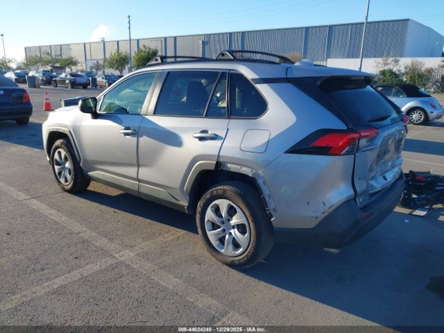 Toyota RAV4 Le Image 16