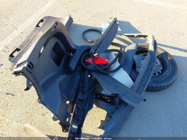 Toyota RAV4 Le Image 15